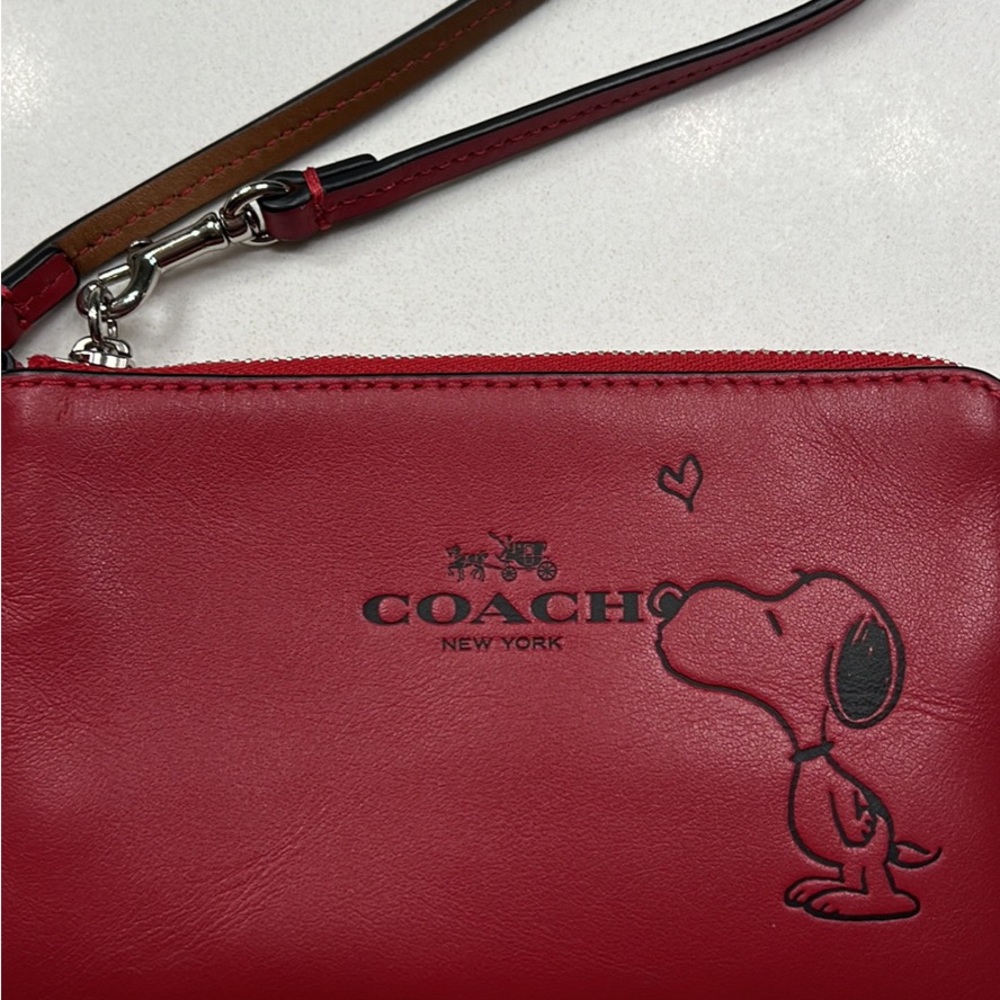 Coach Snoopy blowing heart wallet